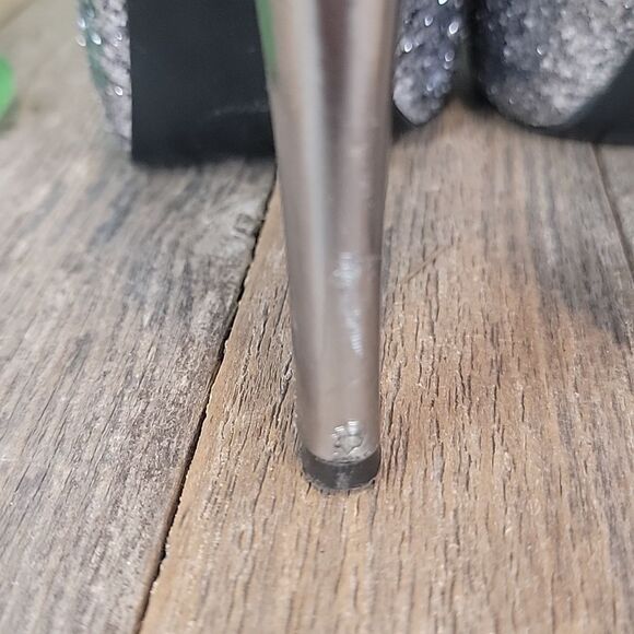 Guess Patches silver glitter platform pump Women's Size 8M - Picture 8 of 12